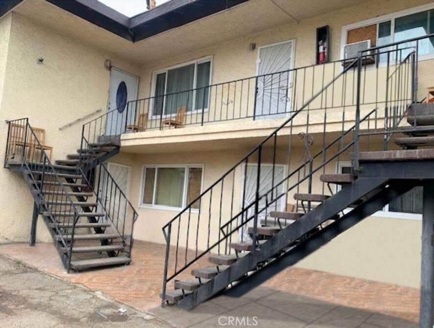 840 N Euclid Ave · Pasadena - Photo 2