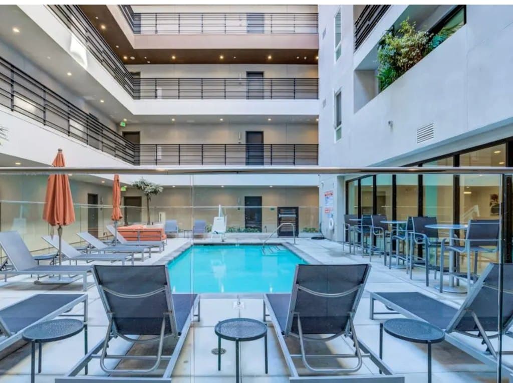 535 S Kingsley Dr Apt 503 · Los Angeles - Photo 3